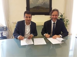 Roberto Reggi (a sin.), direttore generale dell’Agenzia, e Lamberto Mancini, direttore generale di Touring Club Italiano